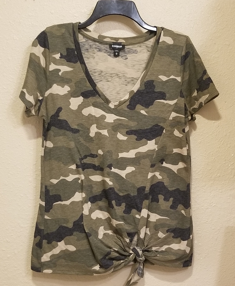Express tie front tee